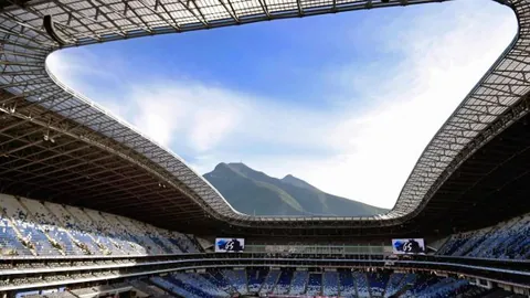 切尔西负于阿森纳补赛，恩凯蒂亚双响萨卡点球立功