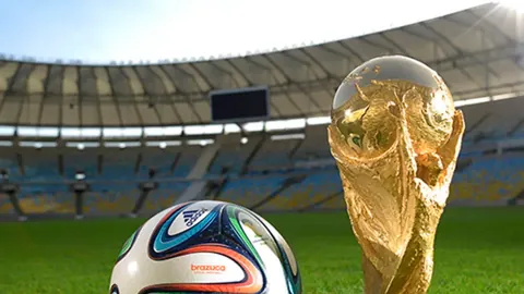 曼联3-0埃弗顿：B费两球助卡瓦尼替补进球首秀